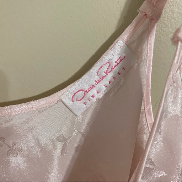 Oscar De La Renta Pink Label Sleeveless Nightgown – Vintage-Inspired Lingerie" - Picture 2 of 3